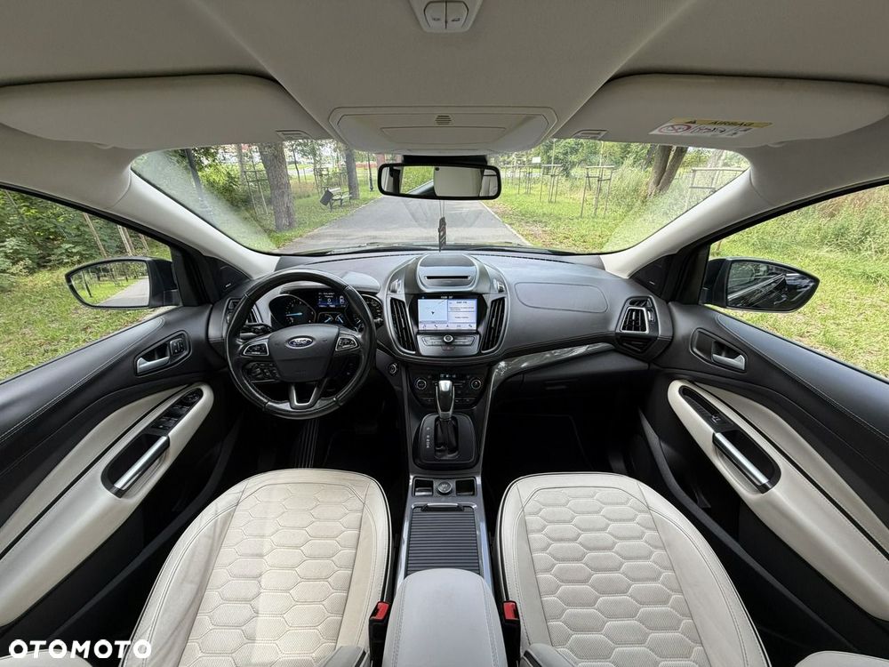 Ford Kuga - 36
