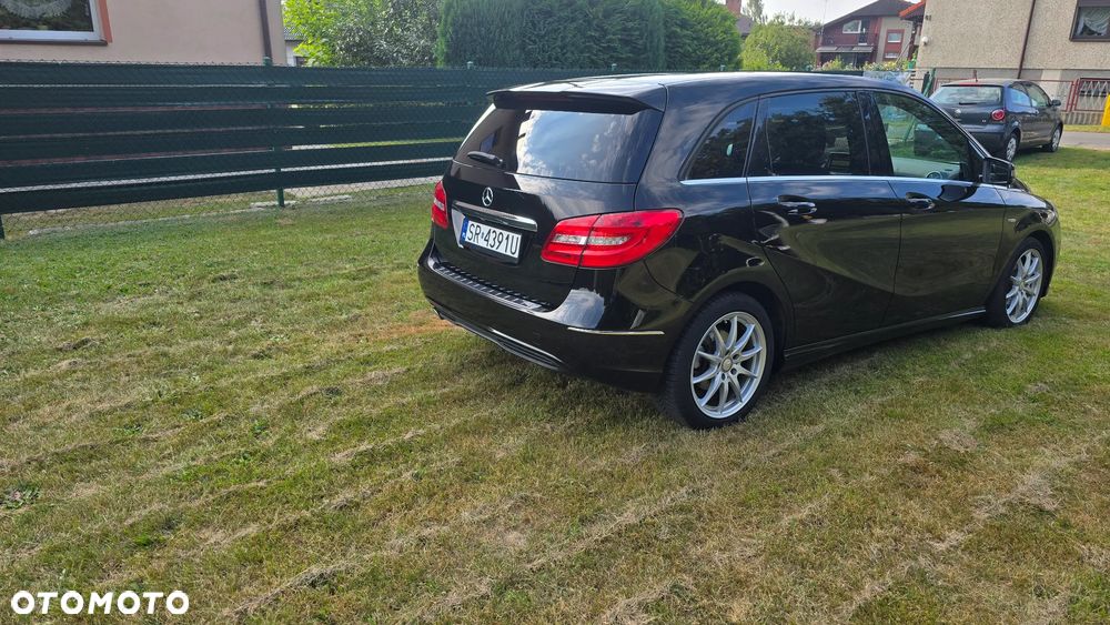 Mercedes-Benz Klasa B 180 BlueEFFICIENCY Edition 1 - 3