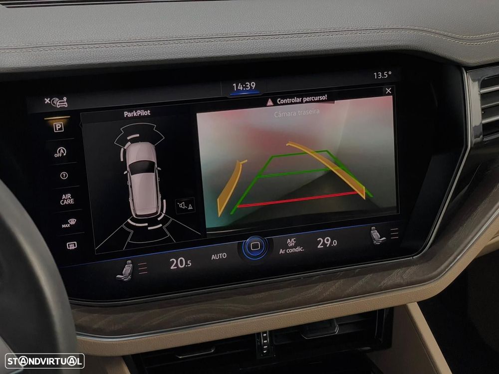 VW Touareg 3.0 TDI V6 Elegance Plus - 26