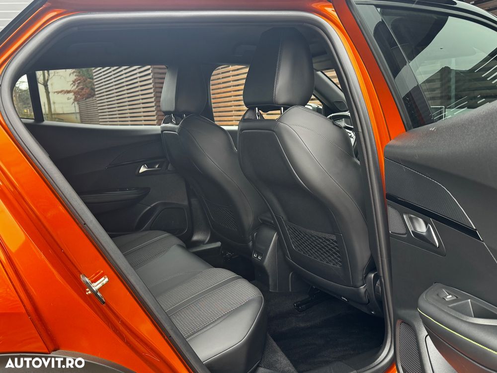 Peugeot 2008 PureTech 130 EAT8 GT - 29