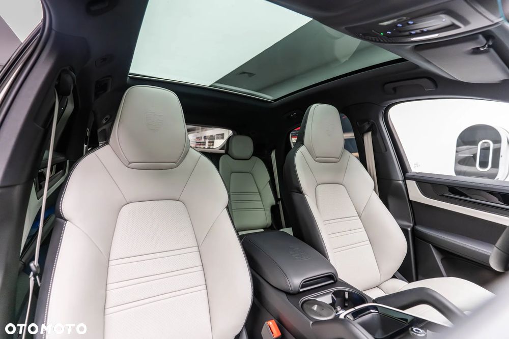 Porsche Cayenne S E-Hybrid PHEV Black Edition - 16