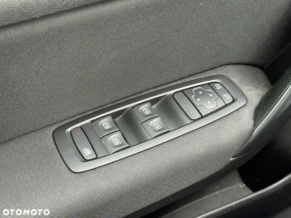 Renault Megane 1.6 SCe Limited - 13