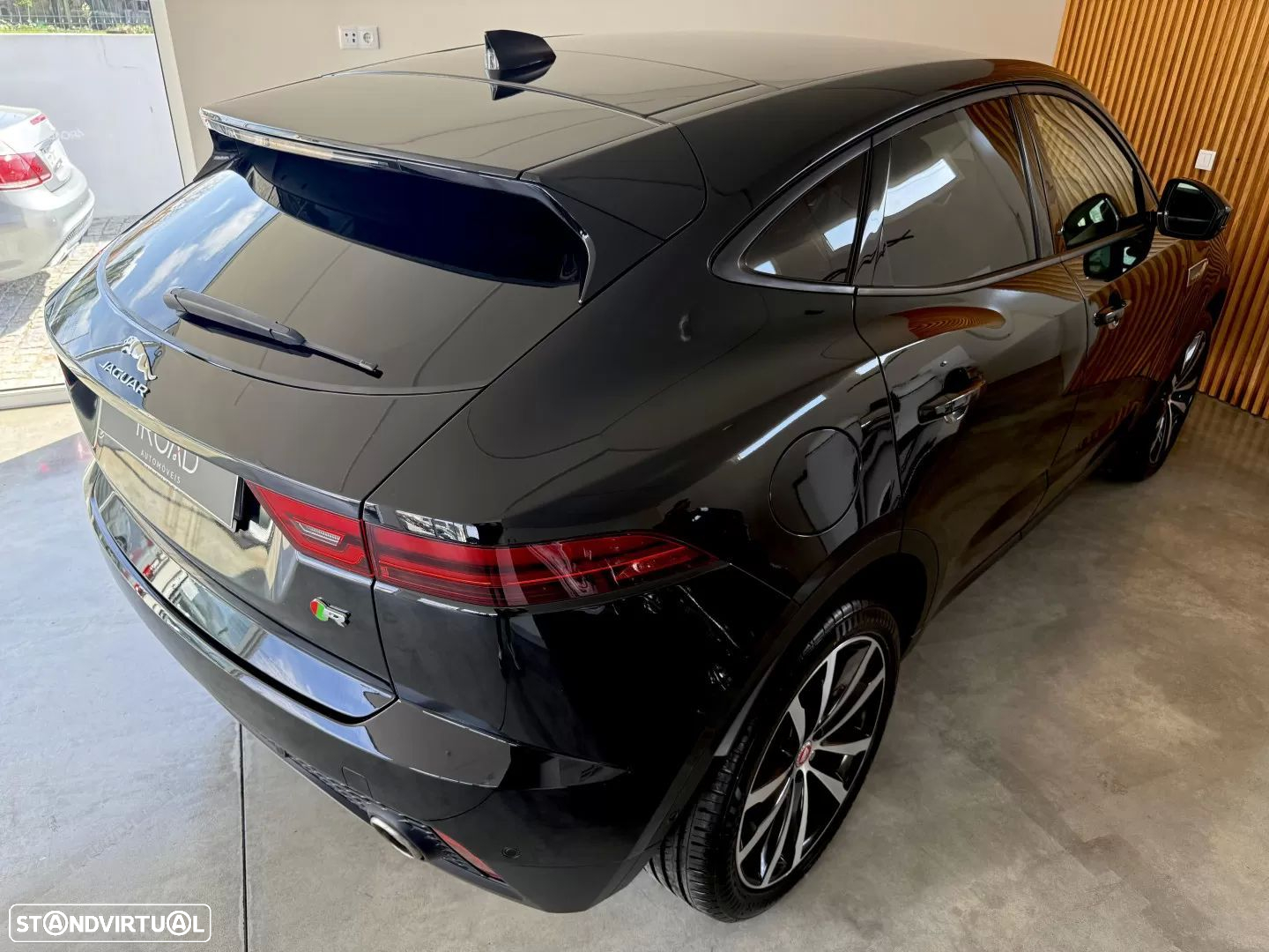 Jaguar E-Pace 2.0 i4D R-Dynamic SE - 43