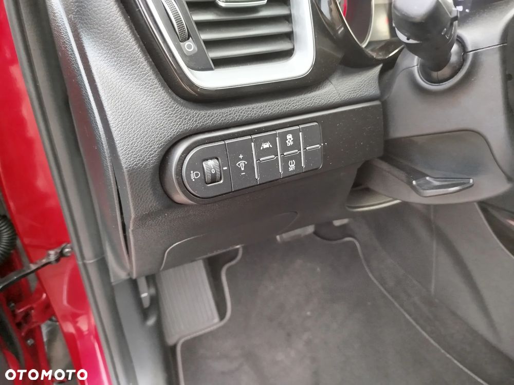 Kia XCeed - 16