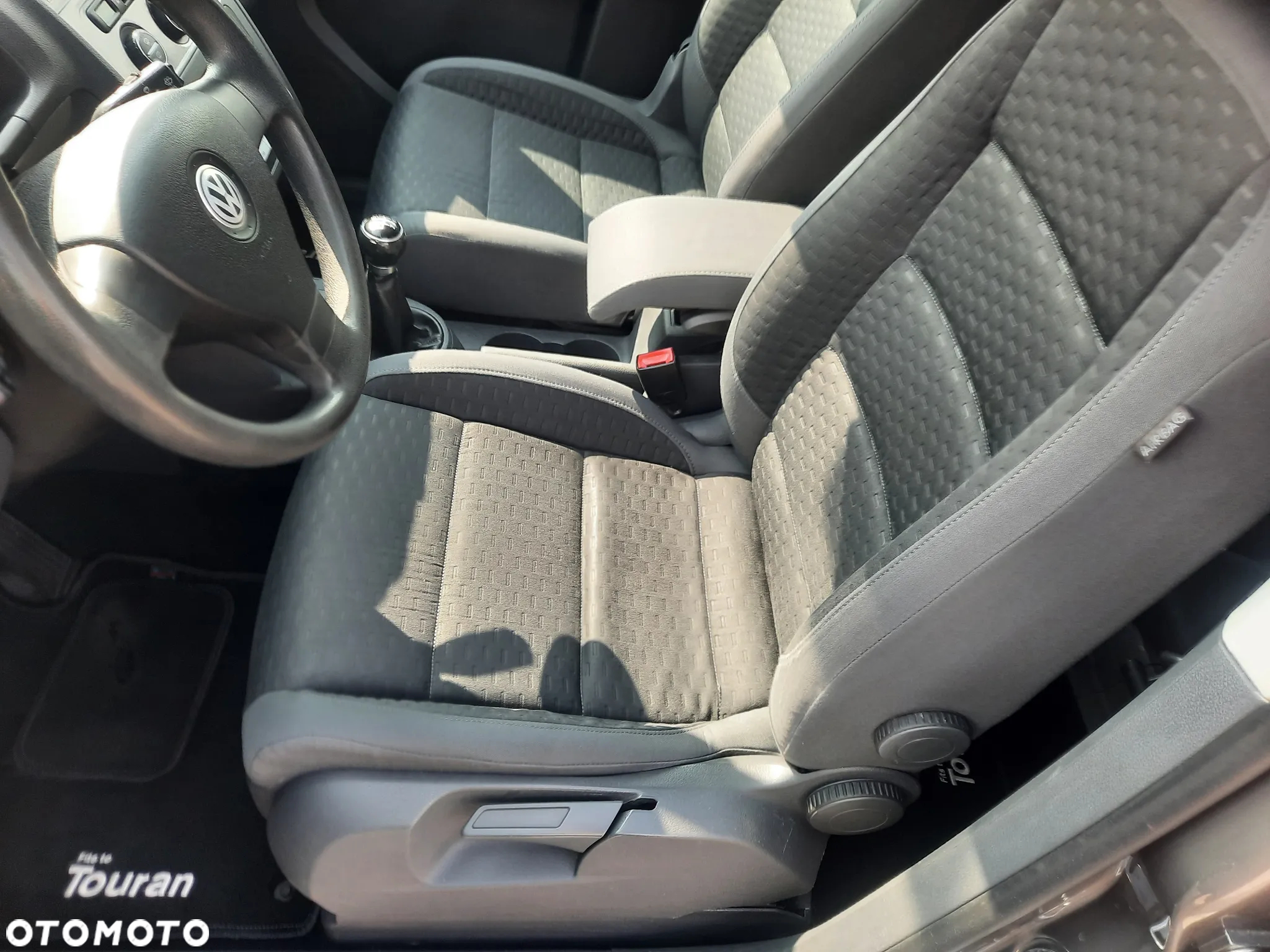 Volkswagen Touran 1.9 TDI Conceptline - 16