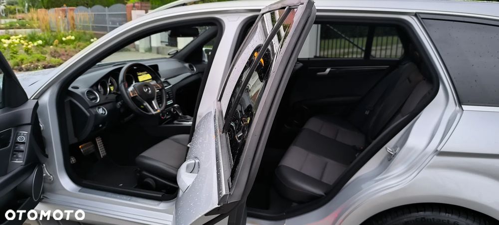 Mercedes-Benz Klasa C 220 CDI DPF Automatik Avantgarde - 4