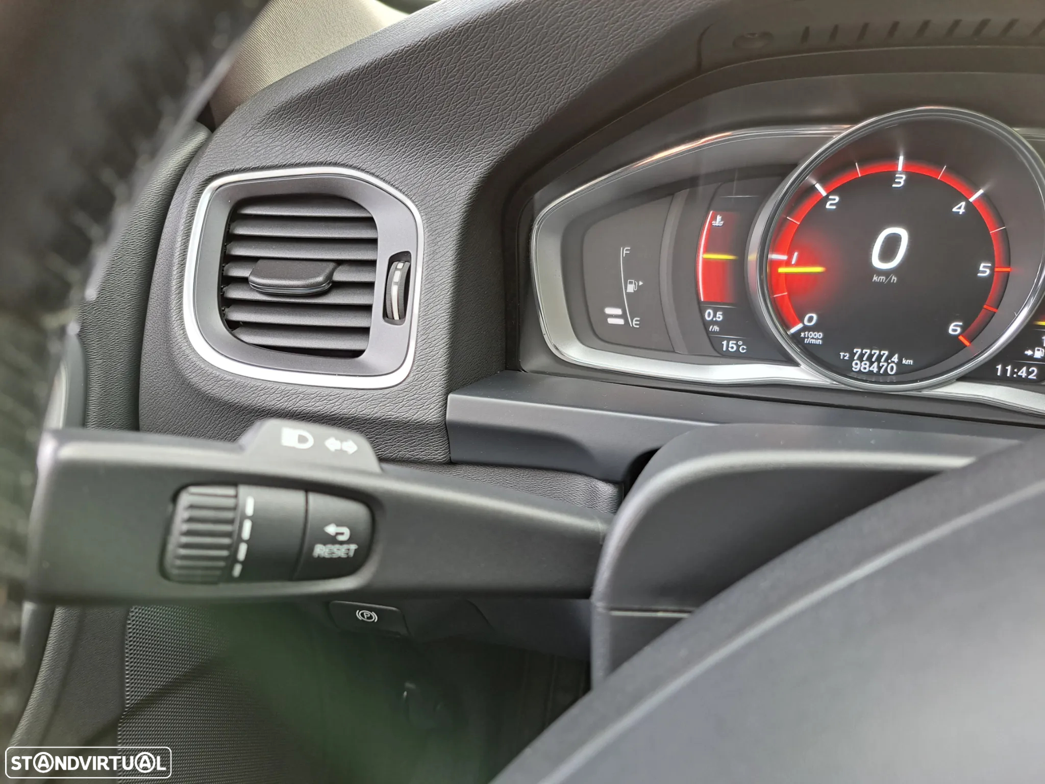 Volvo V60 D4 Geartronic Summum - 20