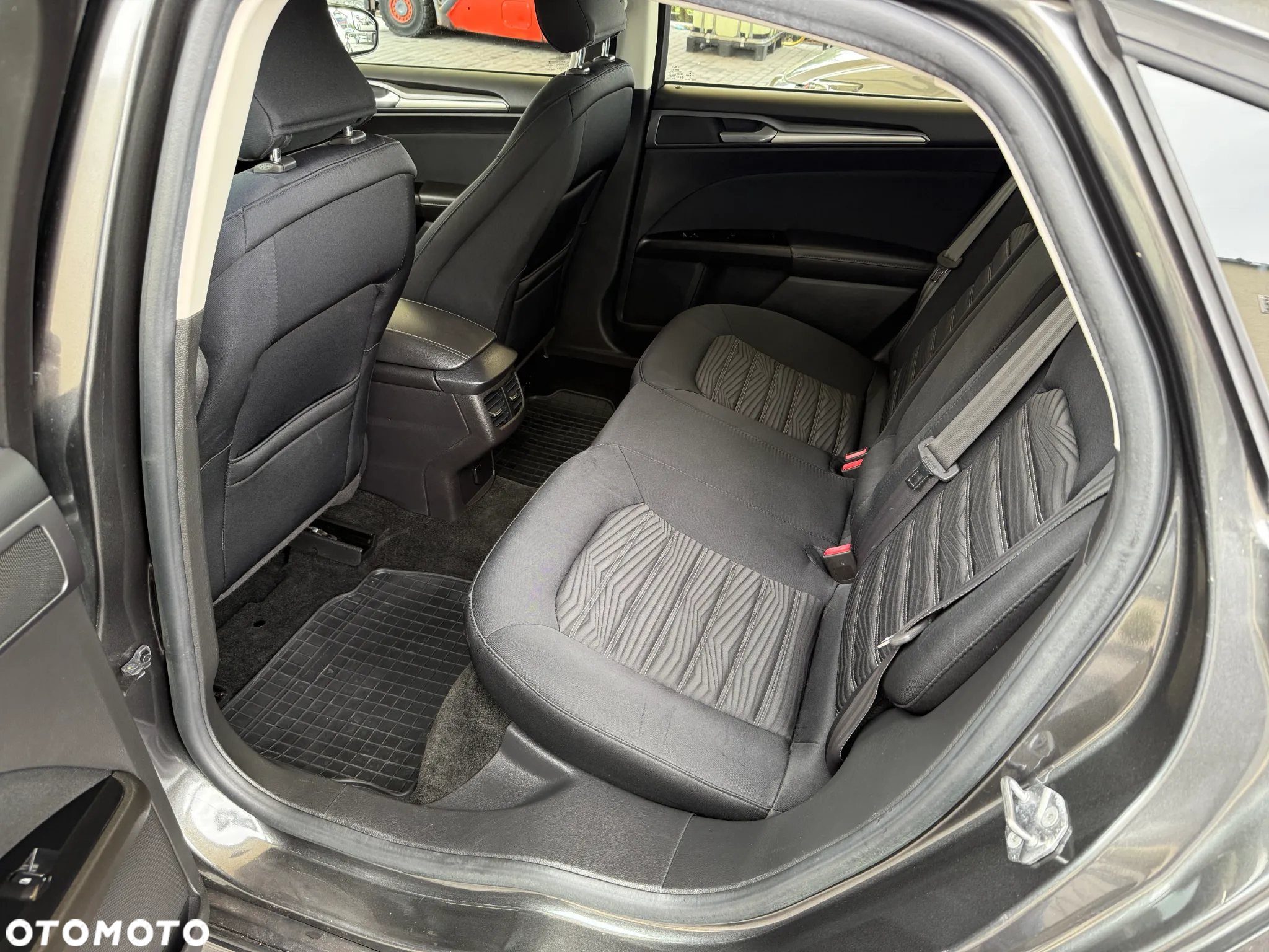Ford Fusion - 8