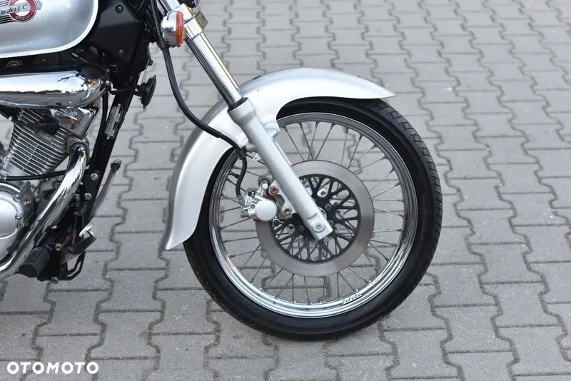 Suzuki Intruder - 7