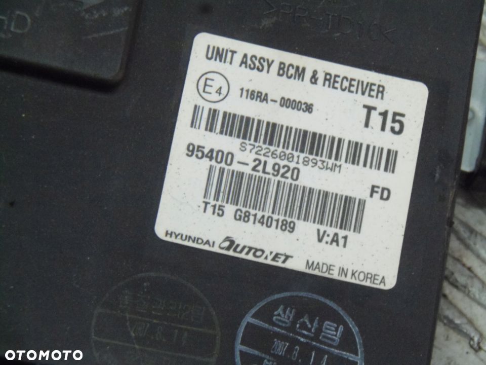 HYUNDAI I30 WZMACNIACZ ANTENOWY 954002L920 - 2