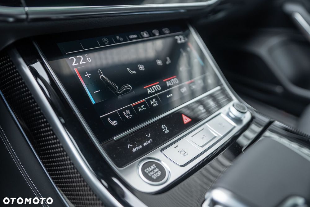 Audi A8 - 30