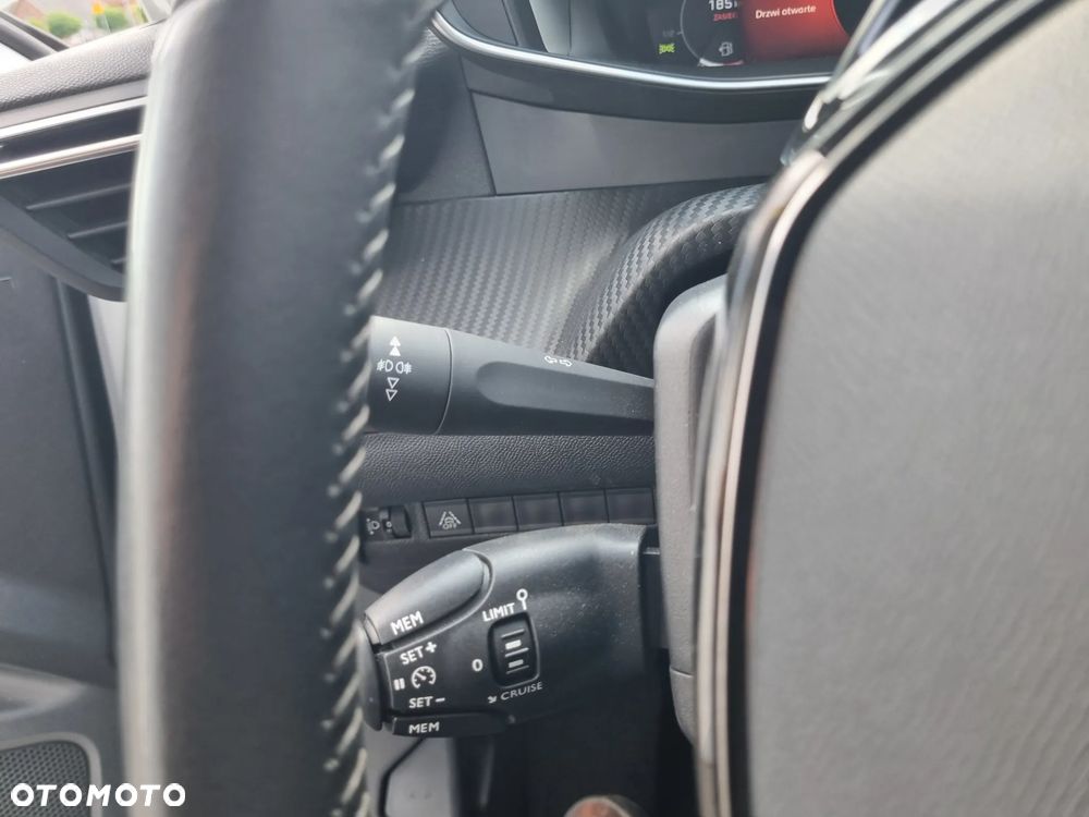 Peugeot 2008 1.5 BlueHDi Allure Pack S&S - 16