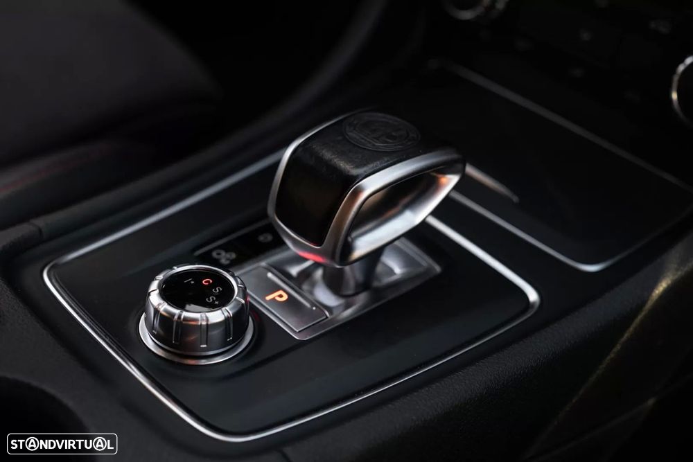 Mercedes-Benz CLA 45 AMG 4-Matic - 14