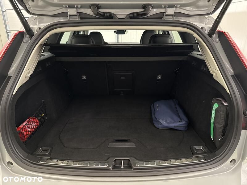 Volvo V60 B3 B Plus Dark - 20