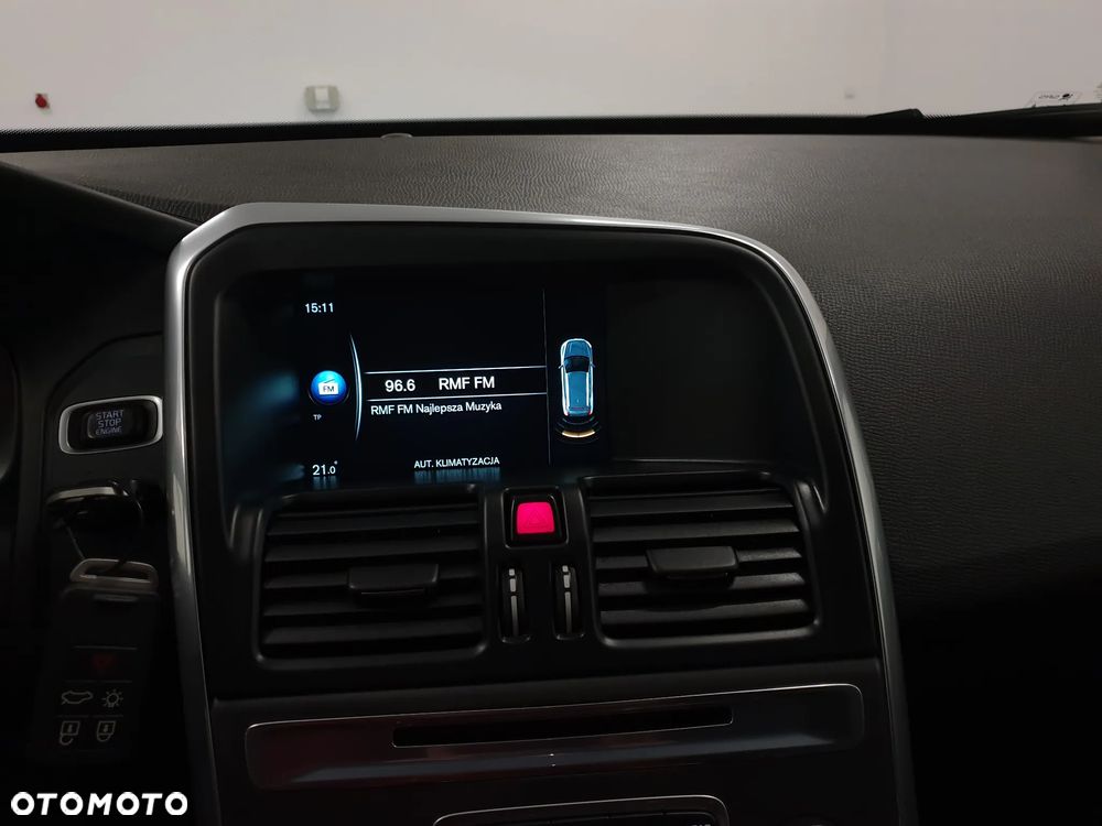 Volvo XC 60 D3 Drive-E Momentum - 25