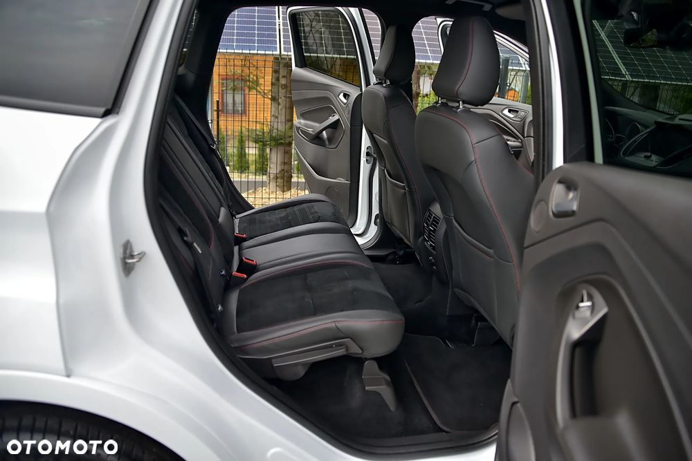 Ford Kuga 2.0 TDCi 4x4 ST-Line - 34