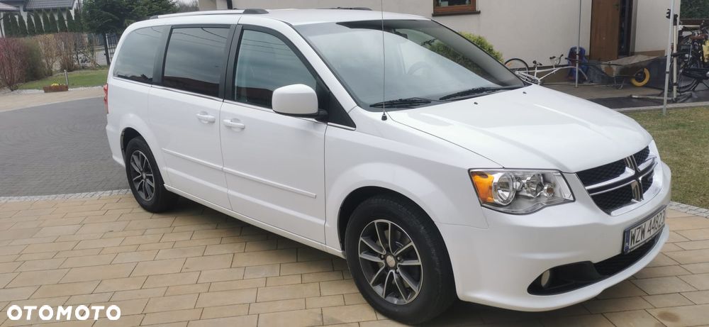 Dodge Grand Caravan - 2