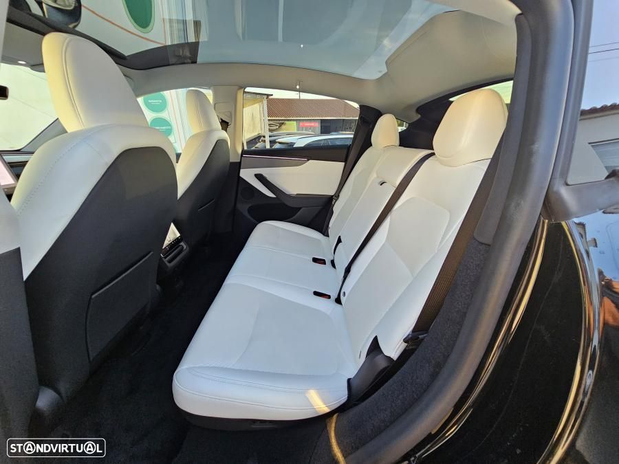 Tesla Model Y Long Range Dual Motor AWD - 25