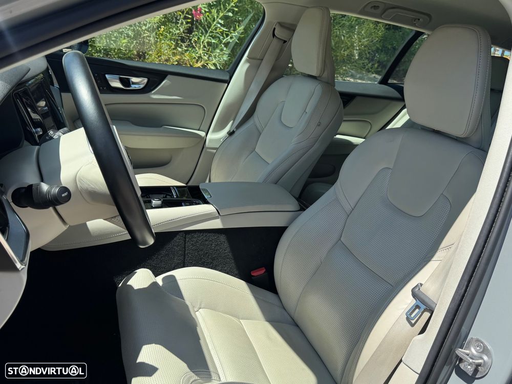 Volvo V60 2.0 T6 AWD TE Plus Dark - 3