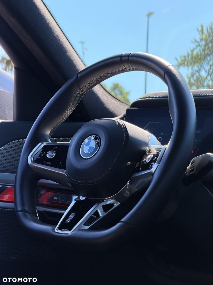 BMW Seria 7 730d xDrive mHEV - 14