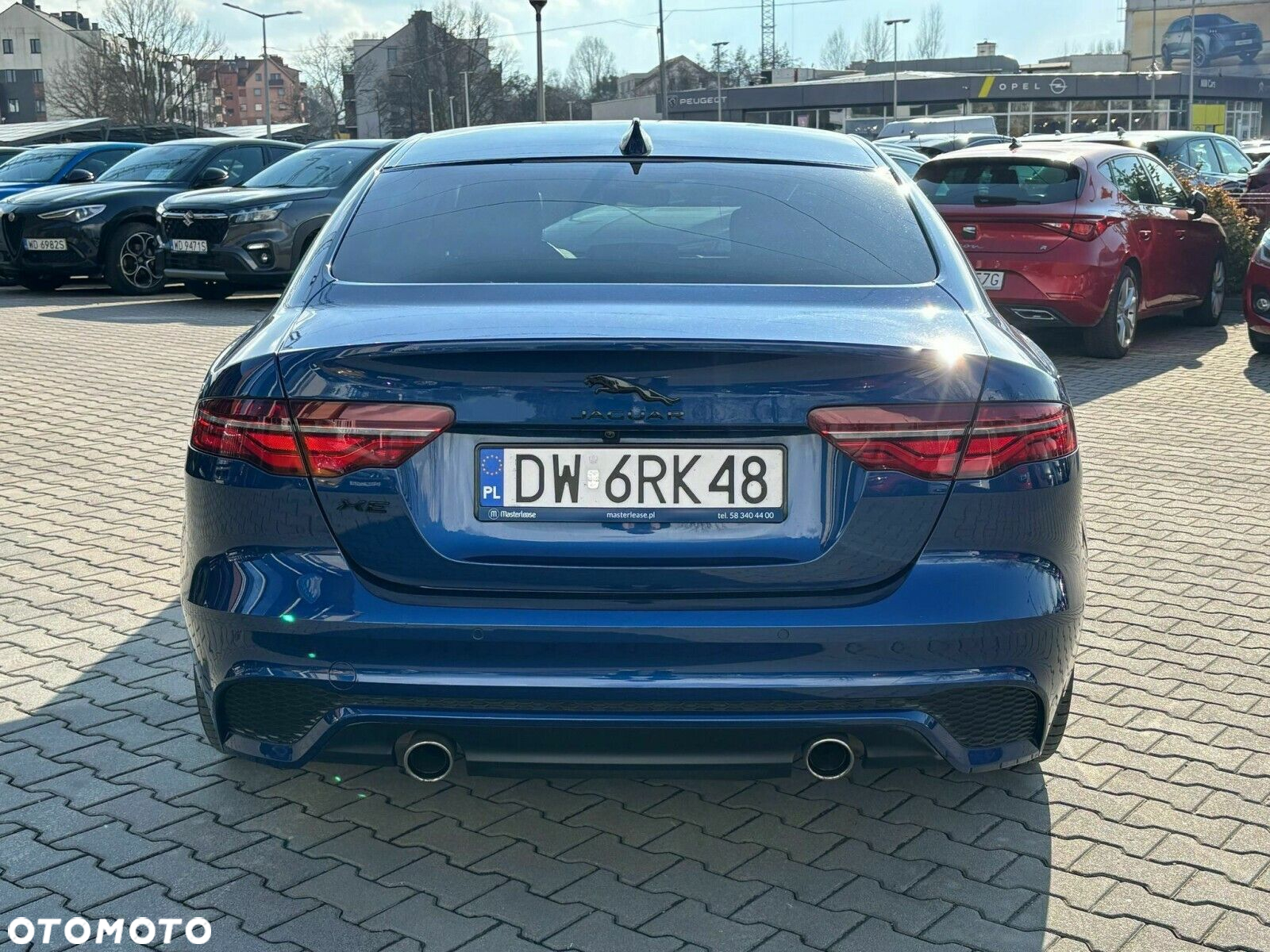 Jaguar XE 2.0 P250 R-Dynamic Black - 4