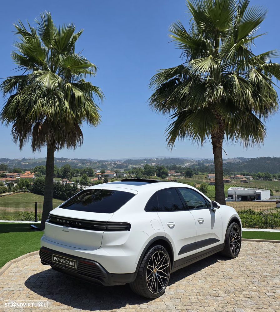 Porsche Macan Electric - 14