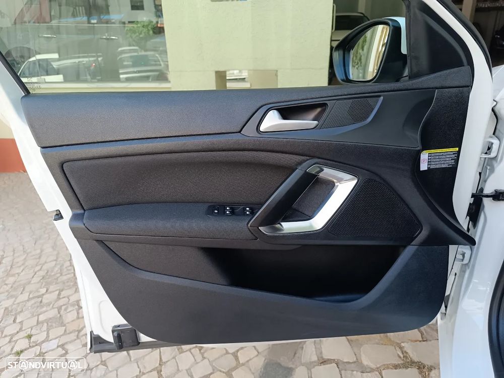 Peugeot 308 1.2 PureTech Allure - 10