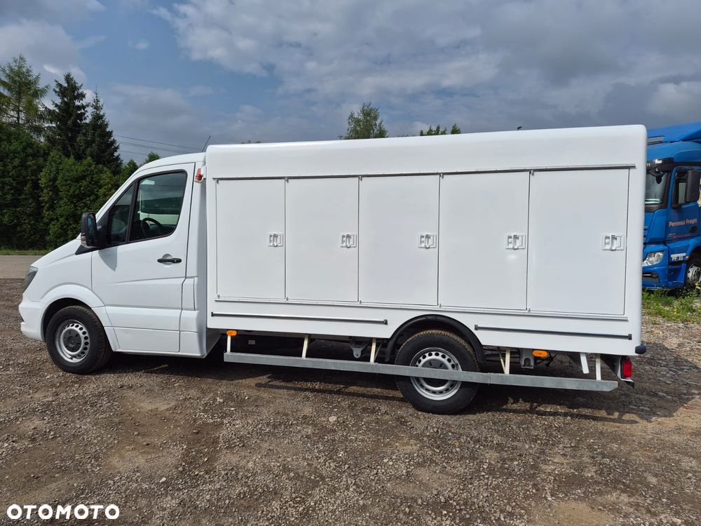 Mercedes-Benz Sprinter - 2