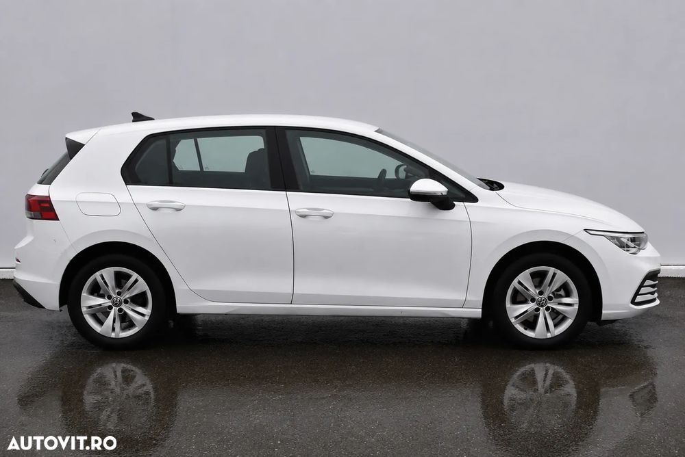 Volkswagen Golf 1.0 eTSI DSG MHEV Life - 9