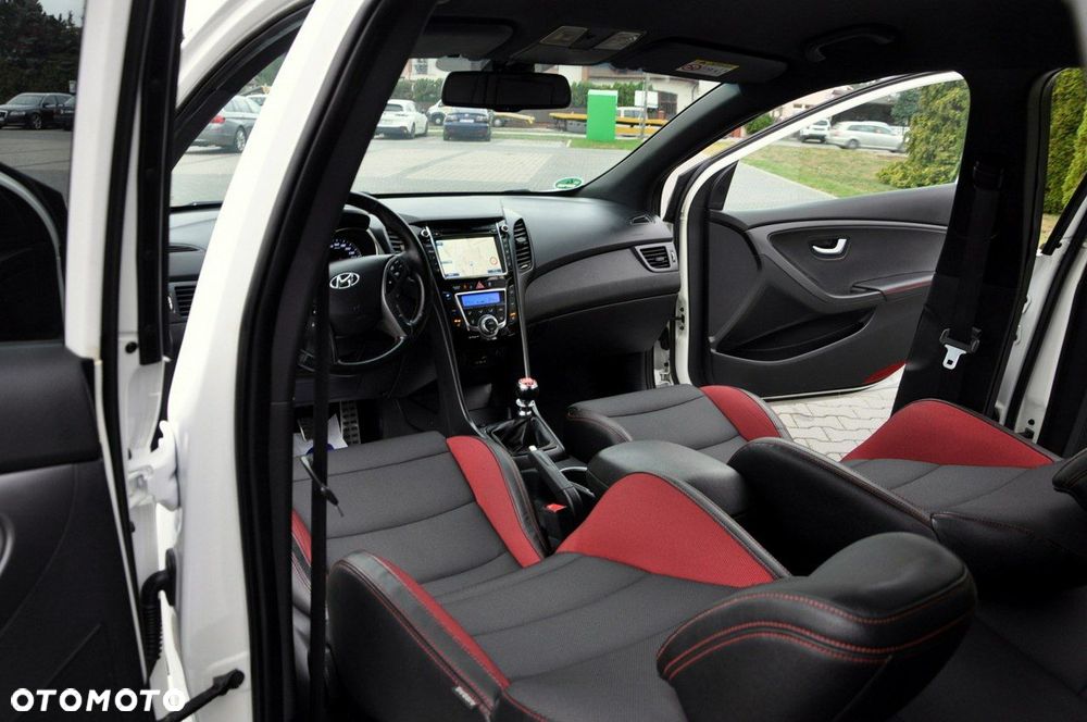 Hyundai i30 1.6 GDI Turbo Luxury - 28