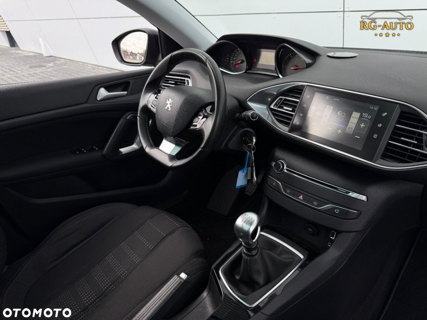Peugeot 308 - 24