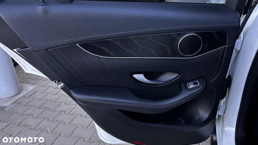 Mercedes-Benz GLC - 27