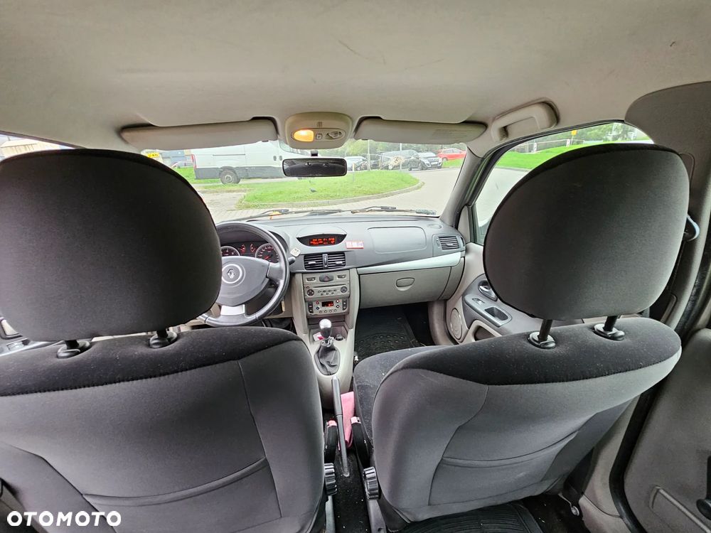 Renault Thalia 1.2 16V Alize Euro5 - 6