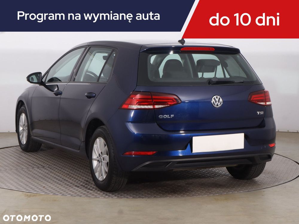 Volkswagen Golf - 6