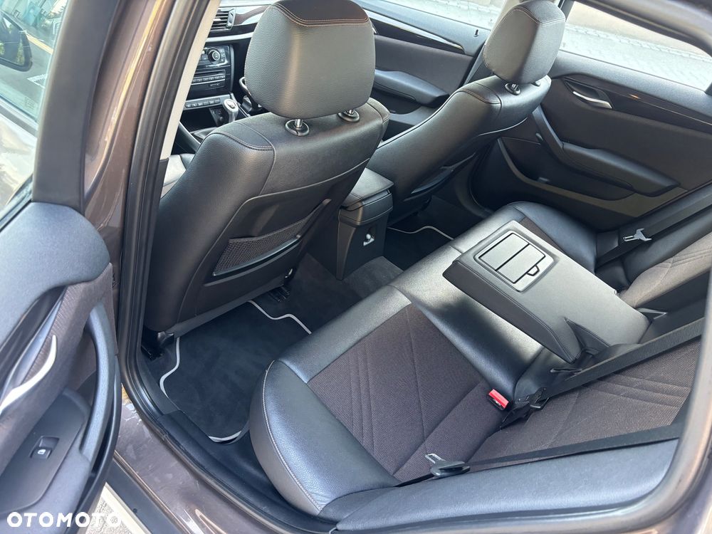 BMW X1 sDrive20i xLine - 12