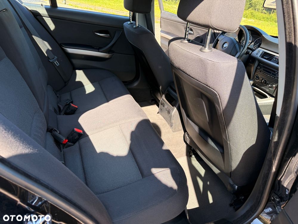 BMW Seria 3 318i - 10