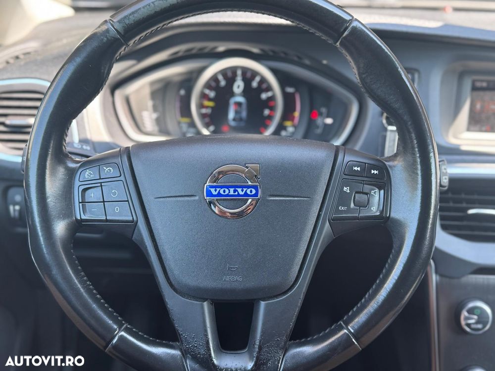 Volvo V40 T2 Momentum - 13