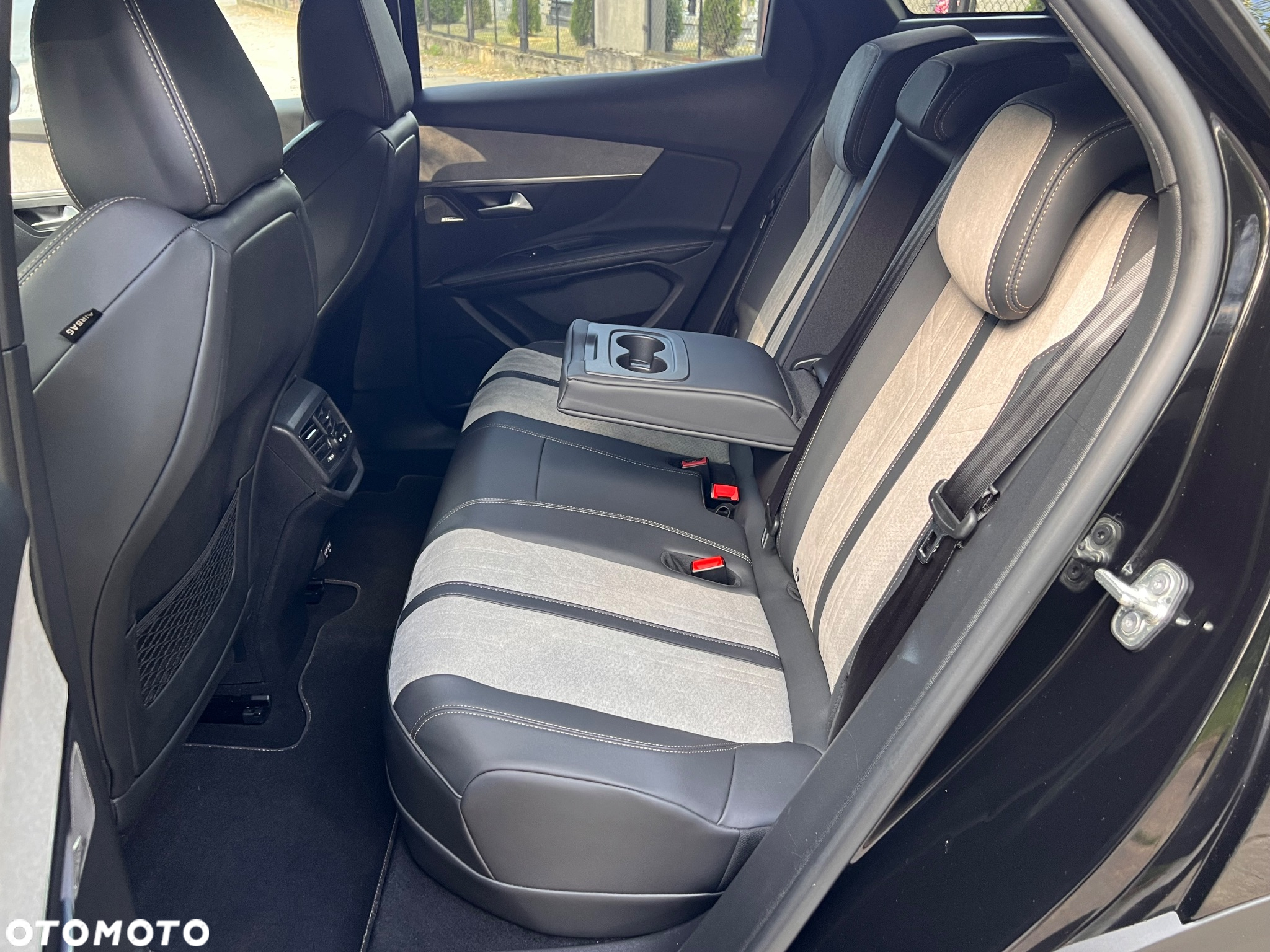 Peugeot 3008 1.6 PureTech Hybrid4 PHEV GT S&S EAT8 - 27