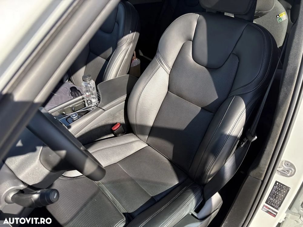 Volvo XC 90 B6 MHEV AWD 7 locuri Ultimate Bright - 12