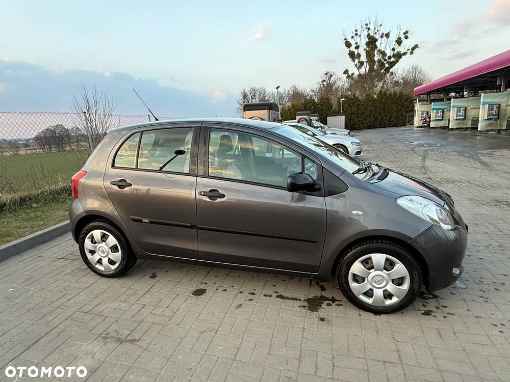 Toyota Yaris 1.3 Terra - 4