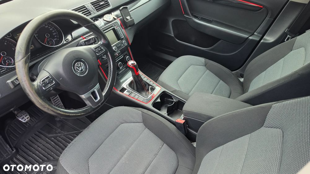 Volkswagen Passat 1.6 TDI BlueMotion Technology Comfortline - 25