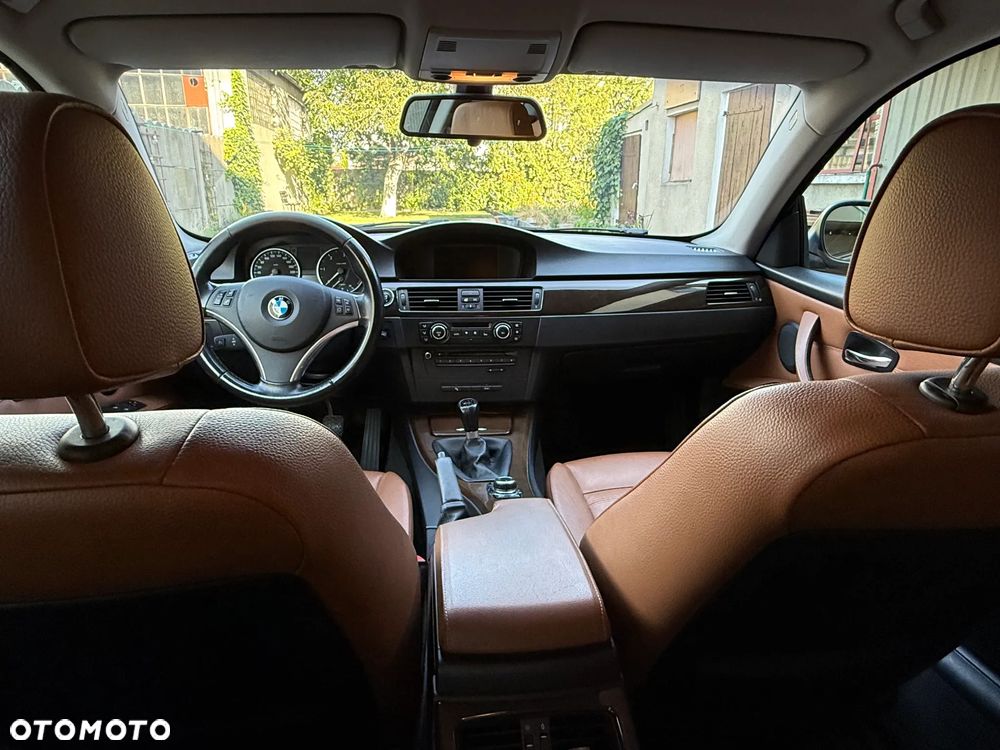 BMW Seria 3 320d - 8