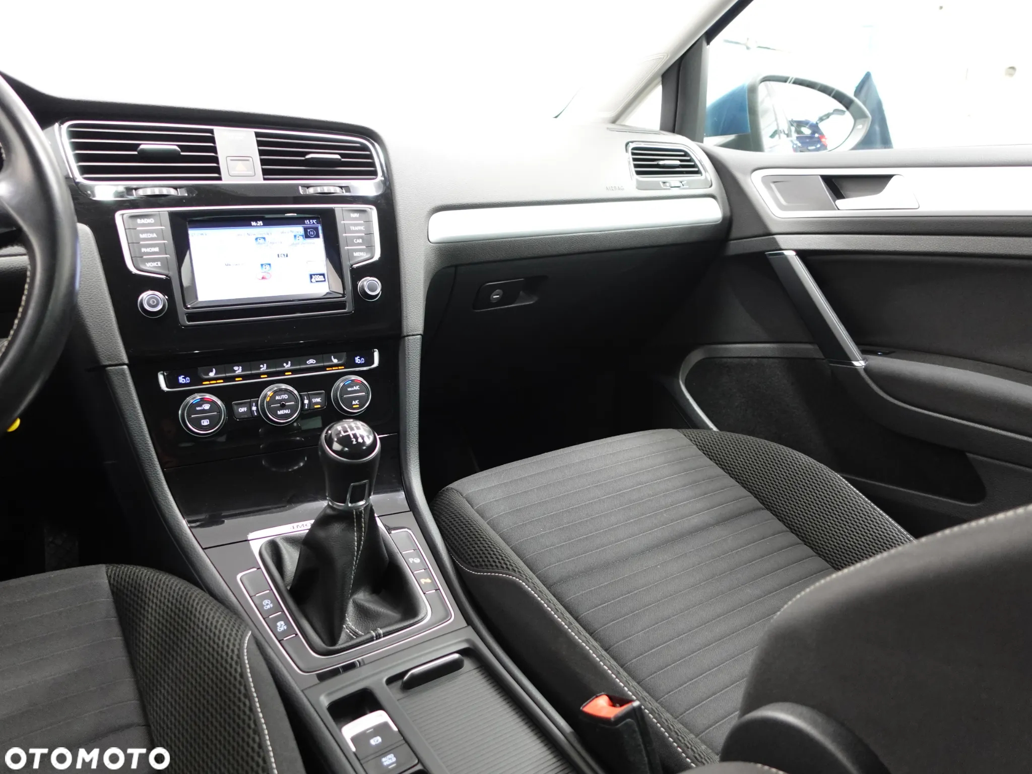 Volkswagen Golf 1.6 TDI 4Motion BlueMotion Technology Cup - 30