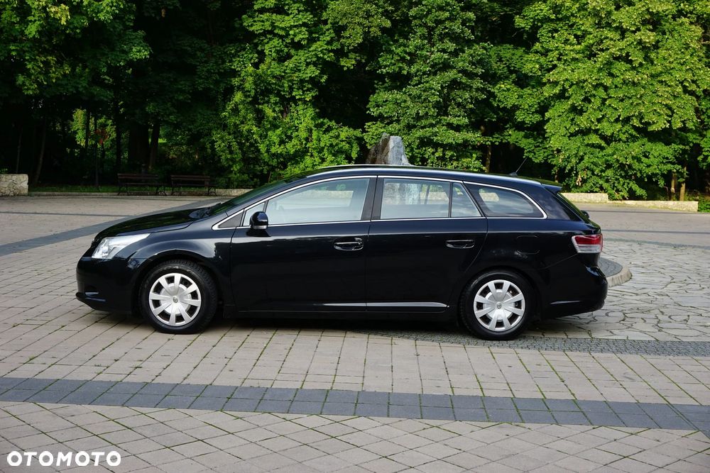 Toyota Avensis - 4
