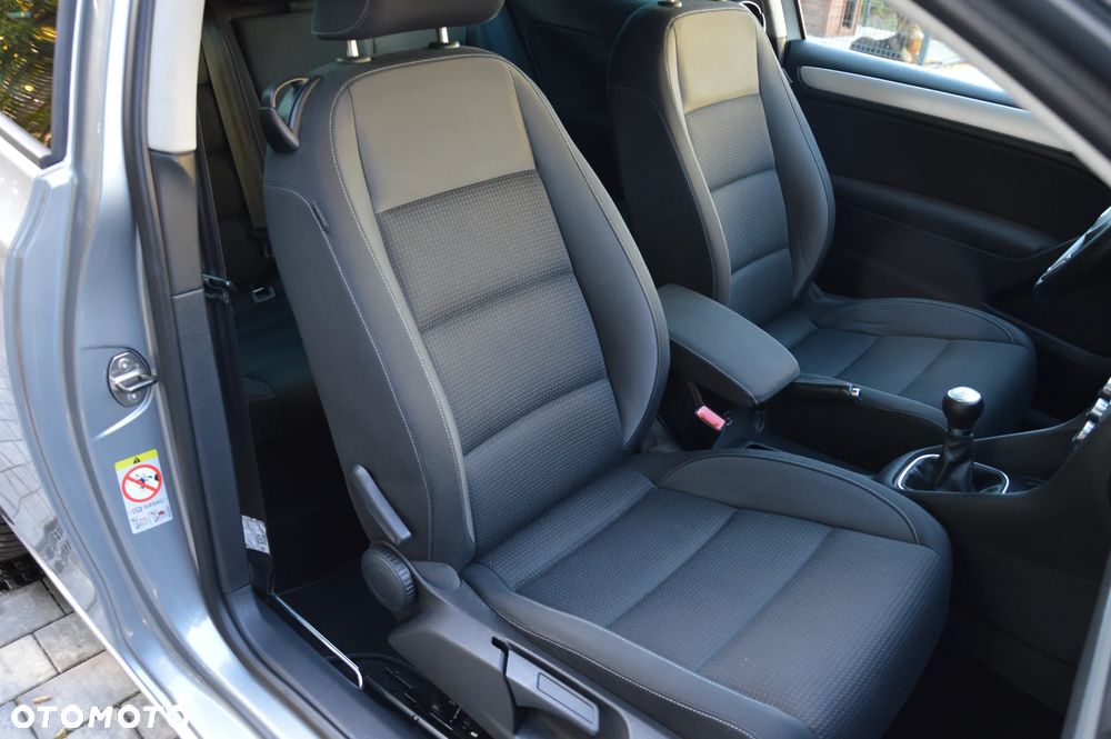 Volkswagen Golf - 33