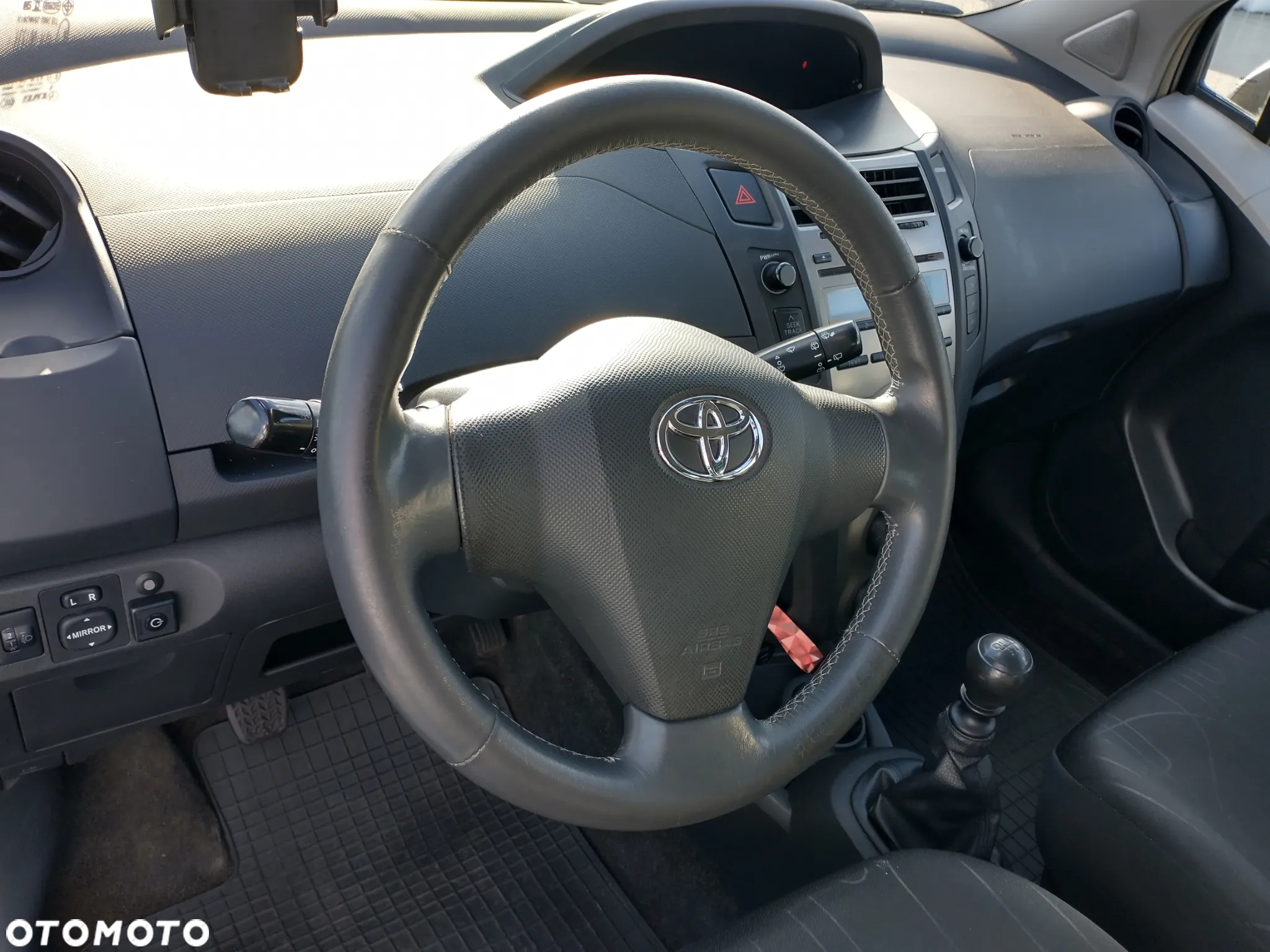 Toyota Yaris - 6