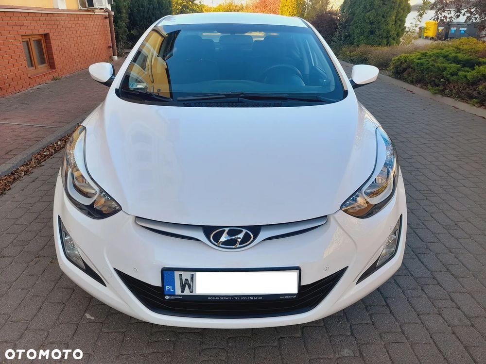 Hyundai Elantra - 25