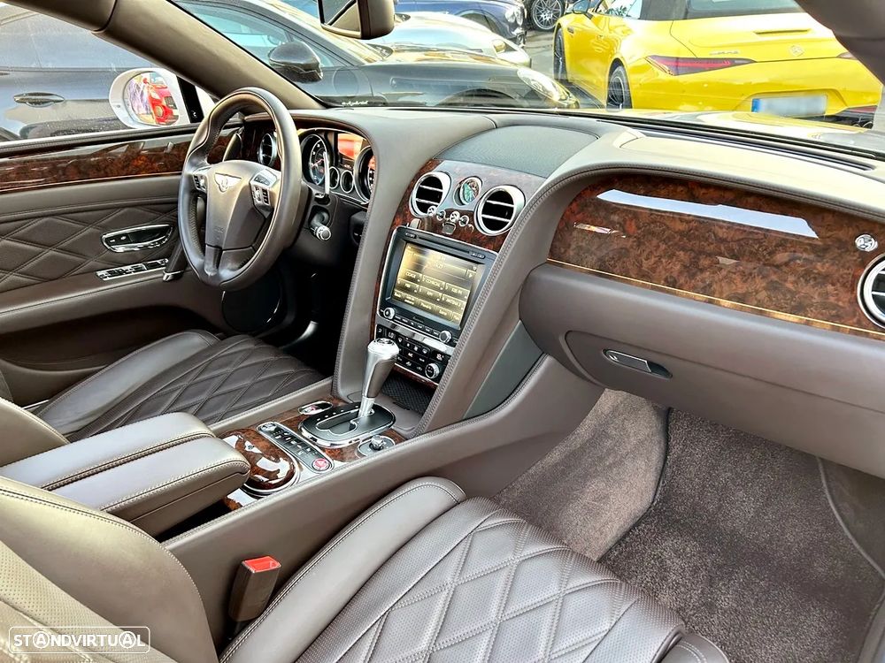 Bentley Continental Flying Spur - 39