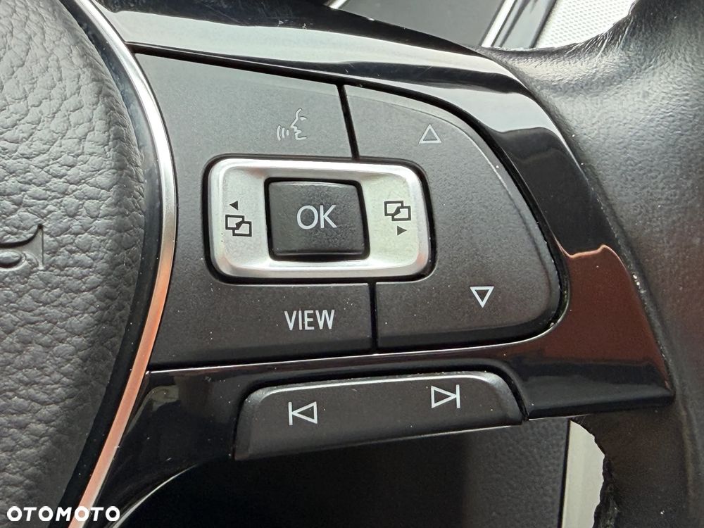 Volkswagen Passat - 21