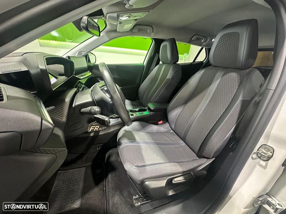 Peugeot e-2008 50 kWh Active Pack - 25